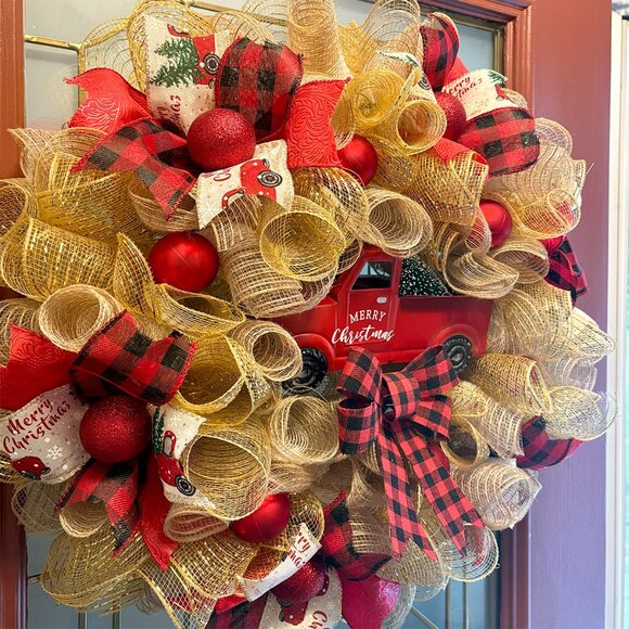 Vintage Red Truck Deco Mesh Christmas Wreath - 24 inch - Picture 3 of 3